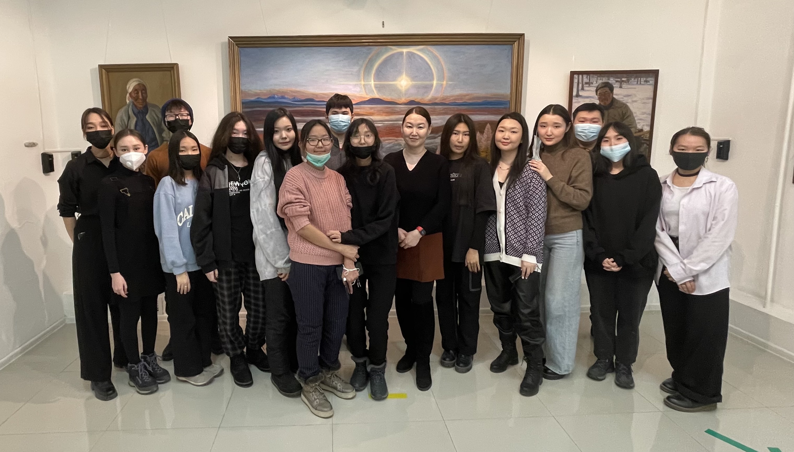 Студенты БА-АПО-21-161 посетили картинную галерею академика Афанасия Осипова