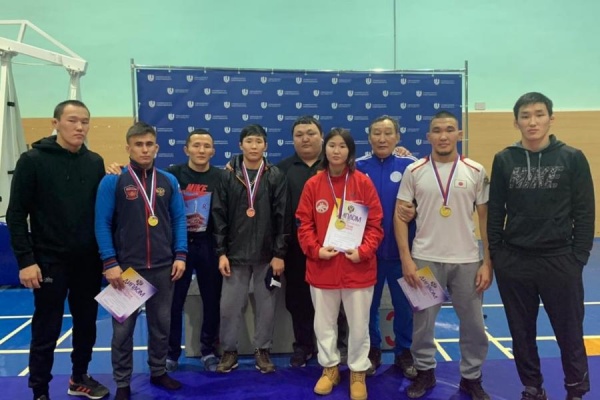 Три золотых медали завоевали борцы СВФУ на Чемпионате России среди студентов 