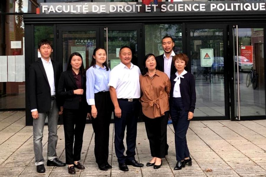 Студенты СВФУ защитили магистерские диссертации по совместной программе с французским университетом