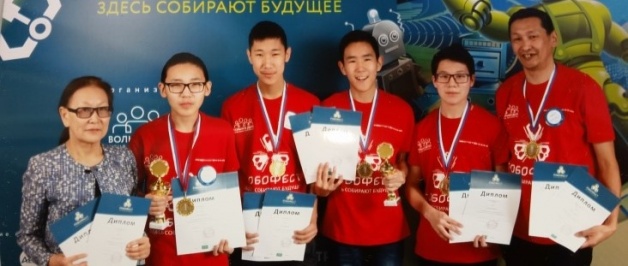 «RoboFest-2017»: 북동연방대학교 팀은 «Avtonet14+»대회에서 우승을 했다 