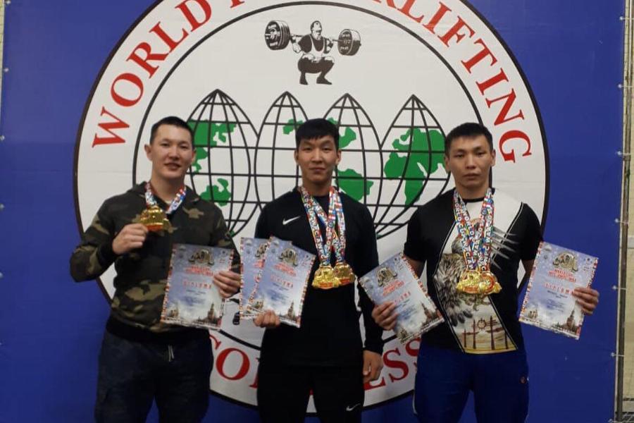 Студенты Мирнинского филиала СВФУ стали чемпионами Кубка мира по пауэрлифтингу