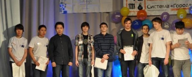 Академическая мобильность: Команда СВФУ в полуфинале командного чемпионата мира по программированию среди студентов высших учебных заведений в 2015