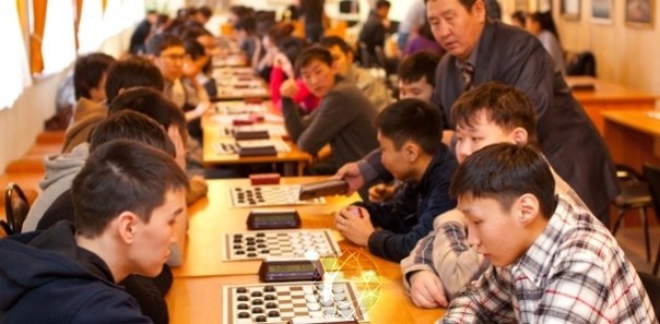 북동연방대학교는 젊은 체커와 체스 선수들을 위해 중국에서 국제 캠프를 할 것이다 