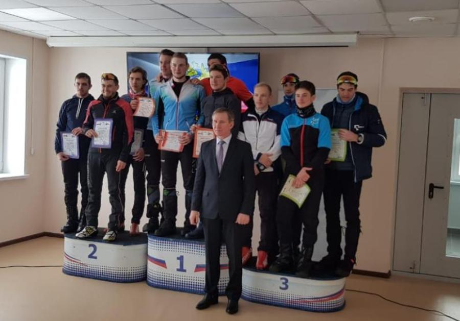 Команда СВФУ заняла первое место в эстафете по лыжным гонкам