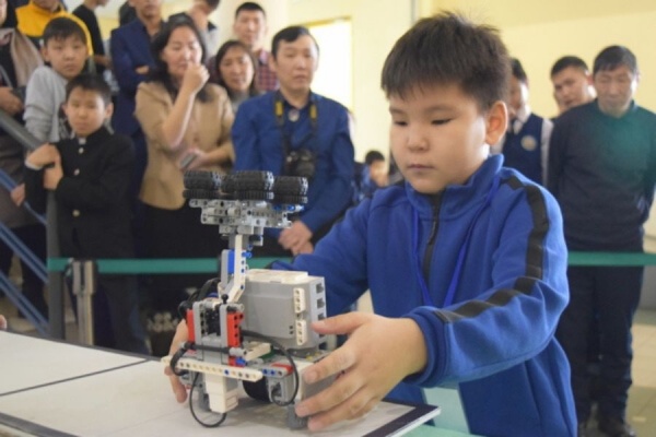 Более 400 школьников Якутии приняли участие в фестивале робототехники СВФУ
