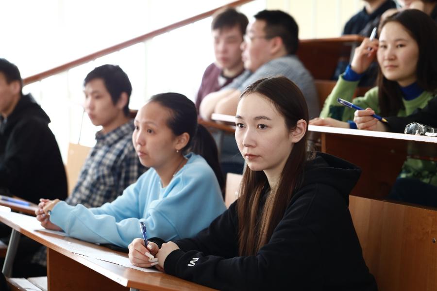 ФДОП СВФУ приглашает школьников и выпускников Якутска на курсы по подготовке к ЕГЭ и ОГЭ