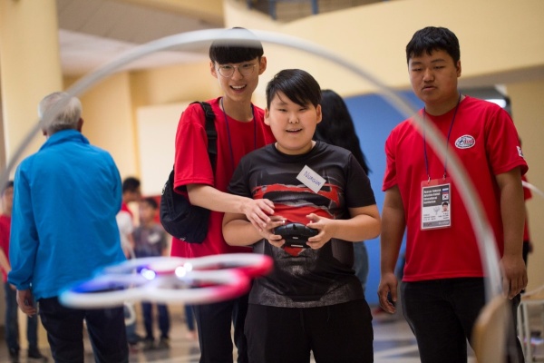 Участники летней школы СВФУ научатся управлять дронами