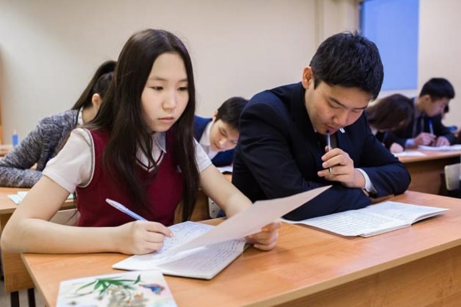 Учащиеся Якутска станут слушателями Весенней научной школы СВФУ