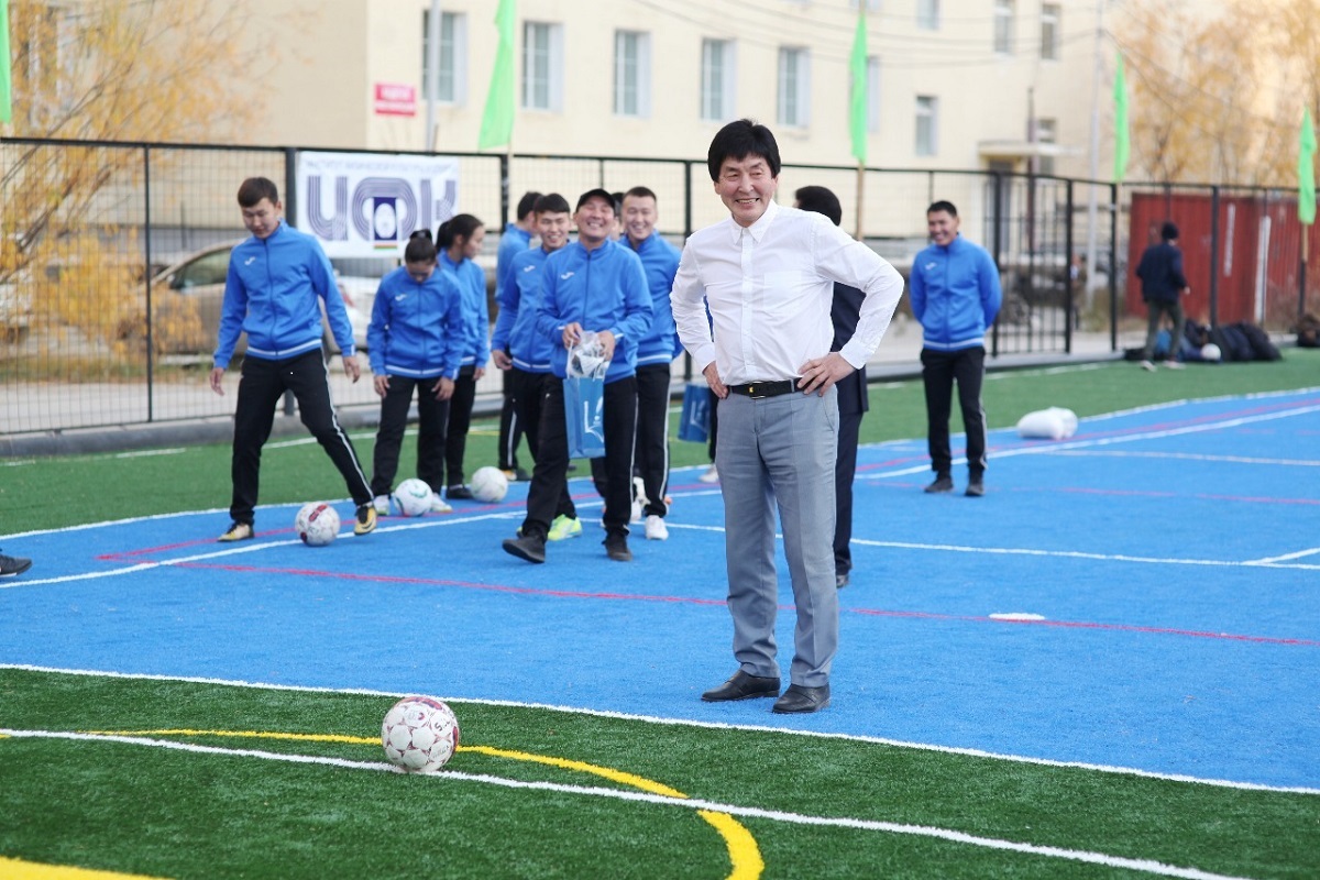 Площадка по мини-футболу открылась в СВФУ